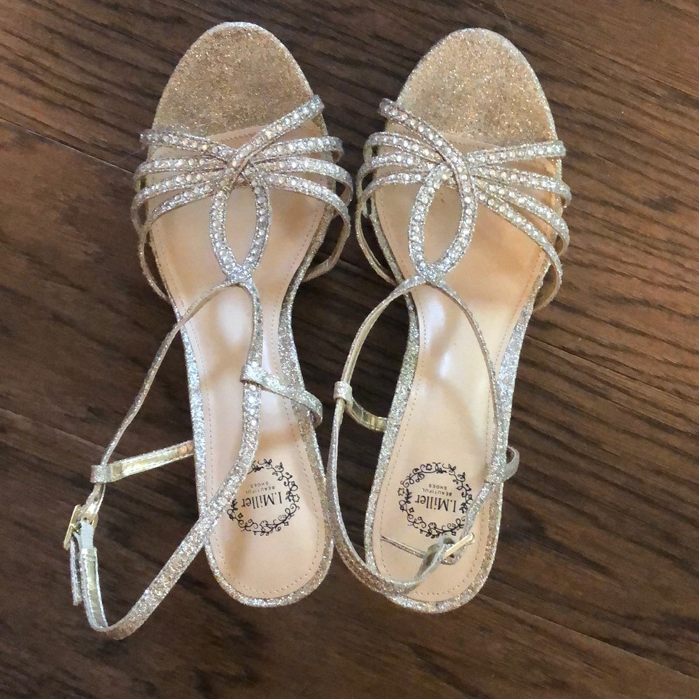 Worn once. No foot marks inside sole.